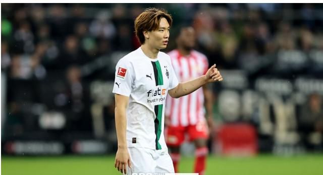 格伦·克洛斯、莎拉·保罗森、泰亚娜·泰勒、金·卡戴珊、妮.热拍中!
