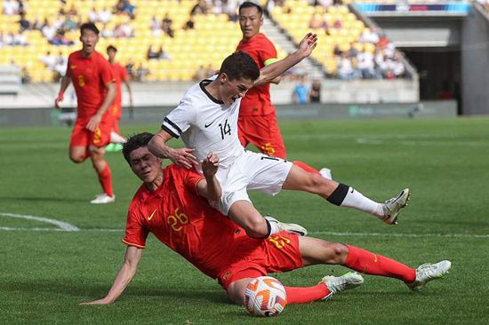 ”声明还提及陈奕迅状况稳定，需继续留院接受治疗护理，请大家放心。