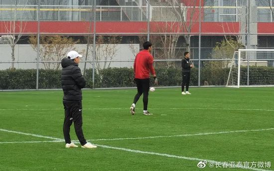 张艺兴及家人疑被人肉还报名捐器官 妈妈发博谴责 2019-08-28 个中国人最起码的做人准则，我们做该做的，没想谁夸但谁也别吓唬我！