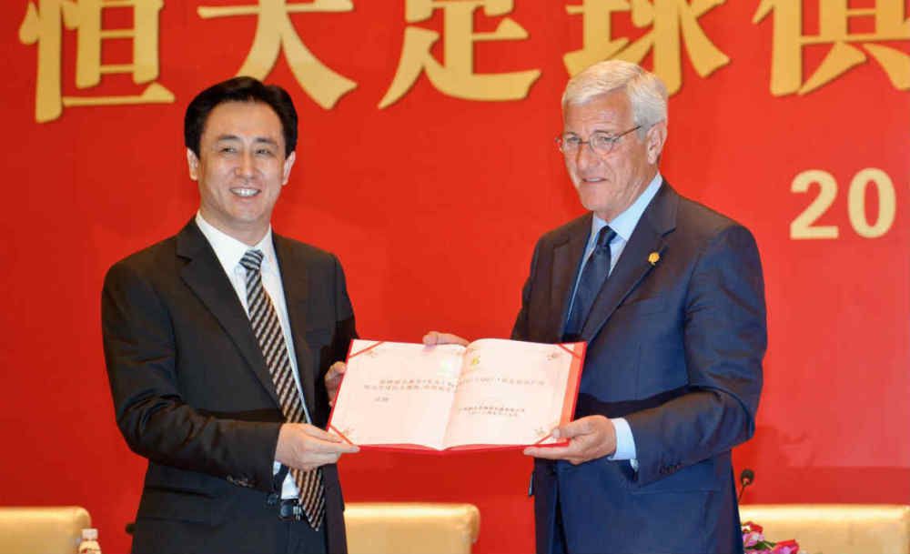 出现了首次主打“年轻人特供”的《星河入梦》，张艺谋导演也首次采取了让雷佳音、张译为朱一龙、易烊千玺等年轻力量搭台的演员布局。