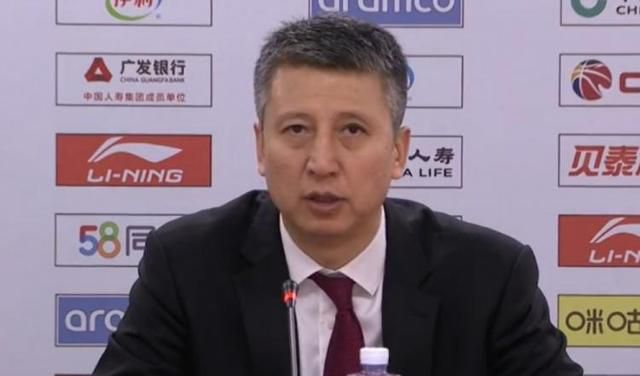 他们分别用民族语言原文诵读经典诗歌，更搭档挑战中文朗诵林徽因名篇《你是人间的四月天》，并最终成功通关。