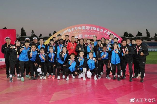 今届“最上镜小姐”由2号佳丽刘颖镟夺得，最后她也夺得亚军奖座成为“双料亚军”，而3号佳丽张宝儿 五月天开唱引爆蓝色海洋 刘德华客串称末日来临 2013-05-05 5月4日，五月天“诺亚方舟明日重生版世界演唱会”引爆香港，演唱会现场歌迷爆满，化成一片蓝海。