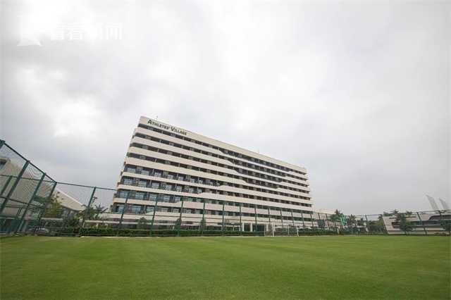 三十分钟长镜头、跨越百年的“五感”叙事，我们该如何找到进入《狂野时代 毕赣《路边野餐》日版预告释出 将于4.18日本上映 2020-02-17 2月17日，毕赣的长片处女作《路边野餐》正式发布日版预告片及海报，将于4月18日在日本进行小范围上映。