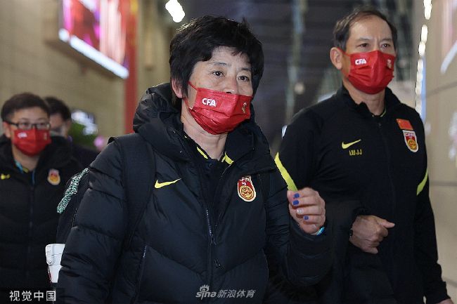 虽然回过头细细琢磨会发现很多问题，但能恰好地在悬疑中融合喜剧，还带有一丝黑色幽默。