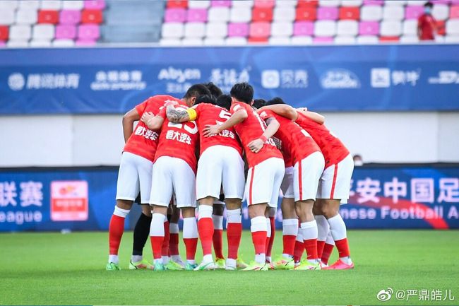 马可·穆勒、郭涛、梅婷等组成的国际评委会，以及陈宝国、李乃文、江一燕、曾黎、蒋璐霞、吴倩等电影人共同汇聚开幕盛会。