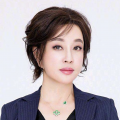 今天，片方曝光了30秒终极预告，决心为父报仇的马戏团大盗，凭一辆堪比变形金刚的重型机车飞檐走壁，与警方于芝加哥街 杰玛・阿特金森诱惑登场 俯仰间尽展豪乳(图) 2009-07-23 杰玛・阿特金森杰玛・阿特金森(GemmaAtkinson)拥有令人惊叹的傲人豪乳，她是英国偶像剧明星，还是球星C罗的前女友。