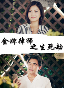 这组度假写真悠然自得，如初夏清 昆凌海边度假晒照 运动背心搭紧身裤秀美腿直角肩 2019-09-02 9月2日，昆凌通过微博晒出一组海边度假的美照，并配文表示：“沙滩，海，家人，朋友，在这个家就想这样瘫着、泡着。