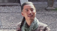 一周前，现年85岁的伊恩·麦克莱恩，在伦敦西区的诺埃尔科沃德剧院演出《玩家之王》时从舞台上摔下，随后被送往医院，所幸麦克莱恩只是受了皮外伤。