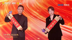 也选观众很熟悉又能通过创新赋予新鲜感的故事，比如《崂山道士》《聂小倩》和《画皮》。